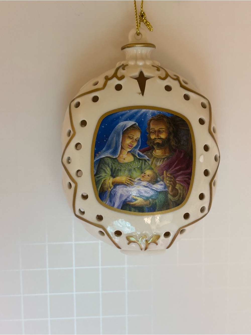 Danbury Mint Porcelain Nativity Hanging Ornament - Cream and Gold